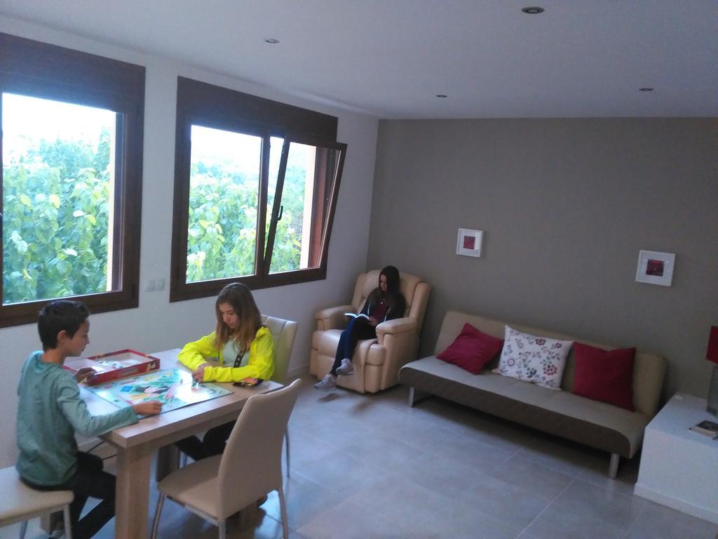 Cal Jordi, Fulleda Apartment Bagian luar foto